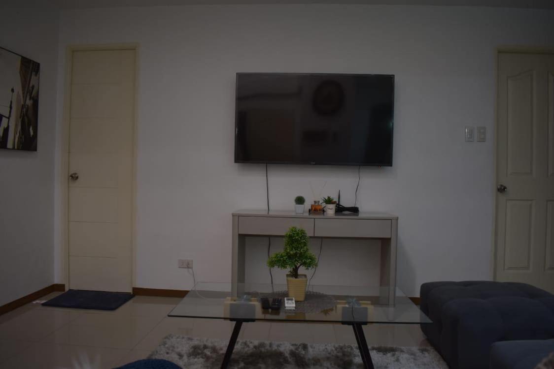 Affordable Makati Apt マニラ市 エクステリア 写真
