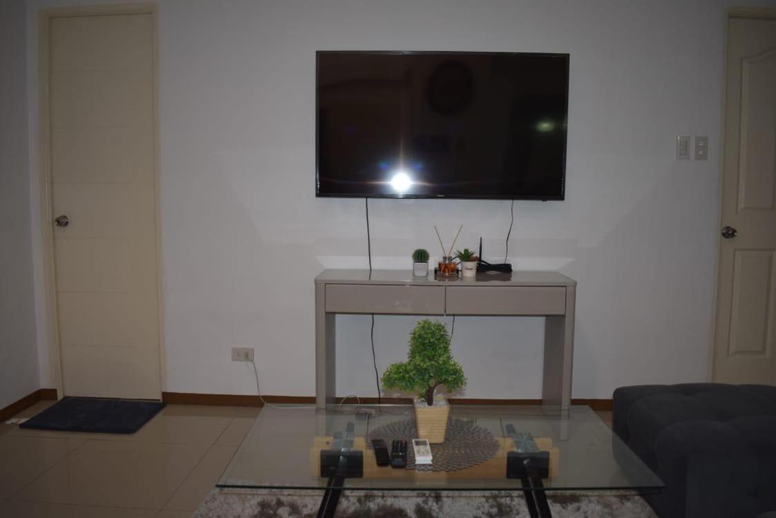 Affordable Makati Apt マニラ市 エクステリア 写真