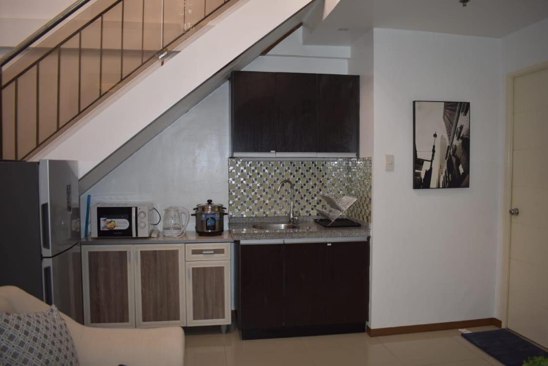 Affordable Makati Apt マニラ市 エクステリア 写真