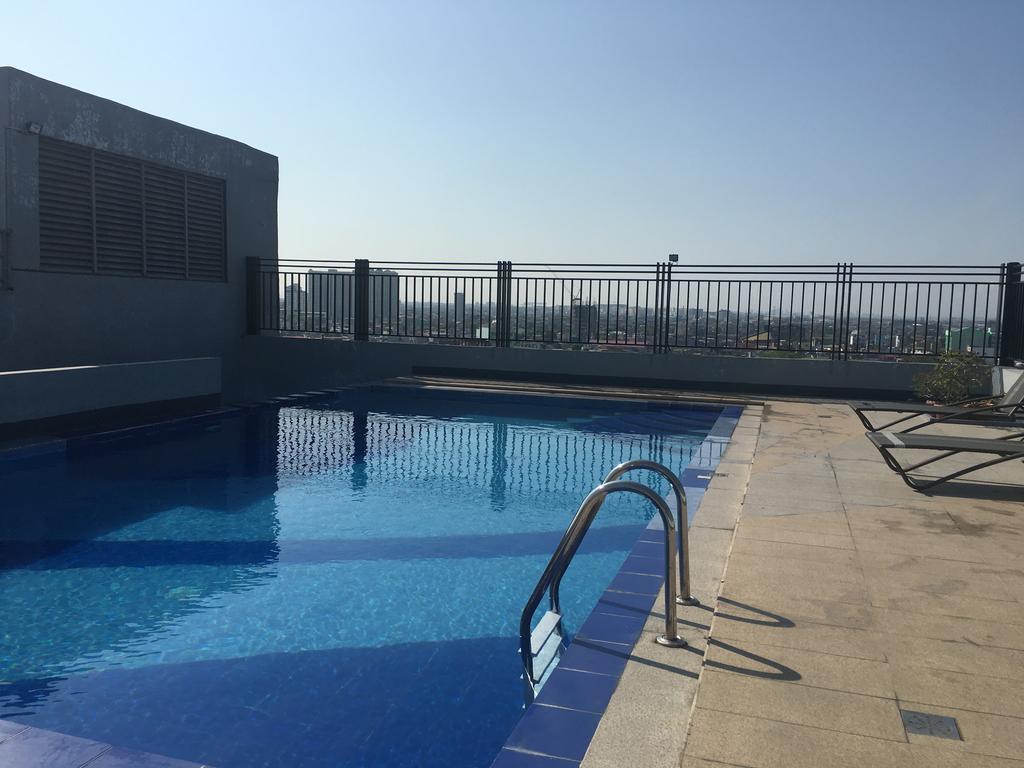 Affordable Makati Apt マニラ市 エクステリア 写真